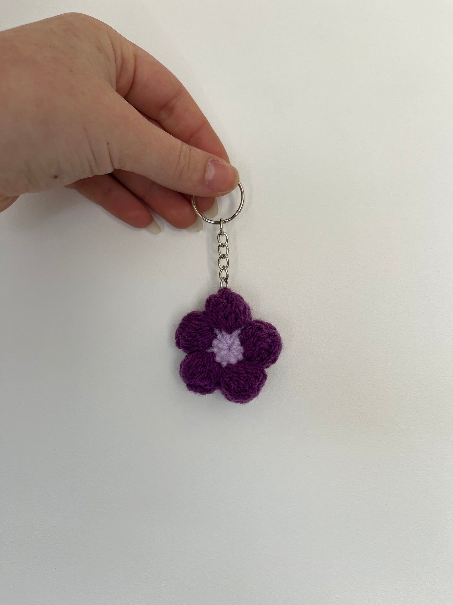 Porte-clé marguerite violet foncé